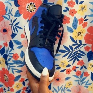 2021 Air Jordan 1 Mid 'Hyper Royal
